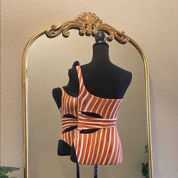 Vince Camuto Swim Papaya One Shoulder Wrap One-Piece Retro Swimsuit Size 6 - Picture 7 of 12
